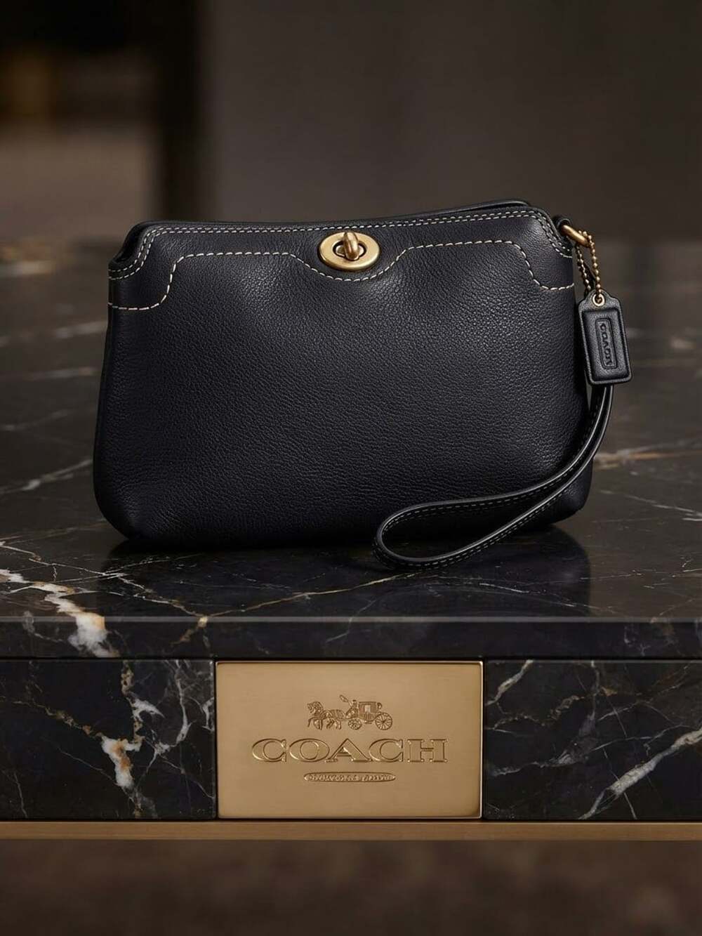Coach Black Vintage Leather Turnlock Wristlet Clutch Pouch
